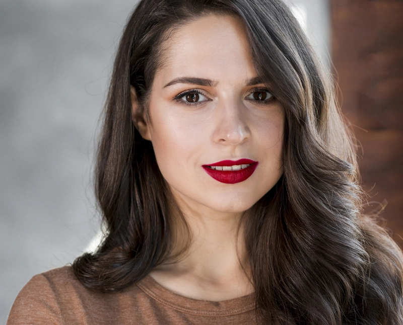 ahumado-marron-y-labios-rojos-makeup-evento